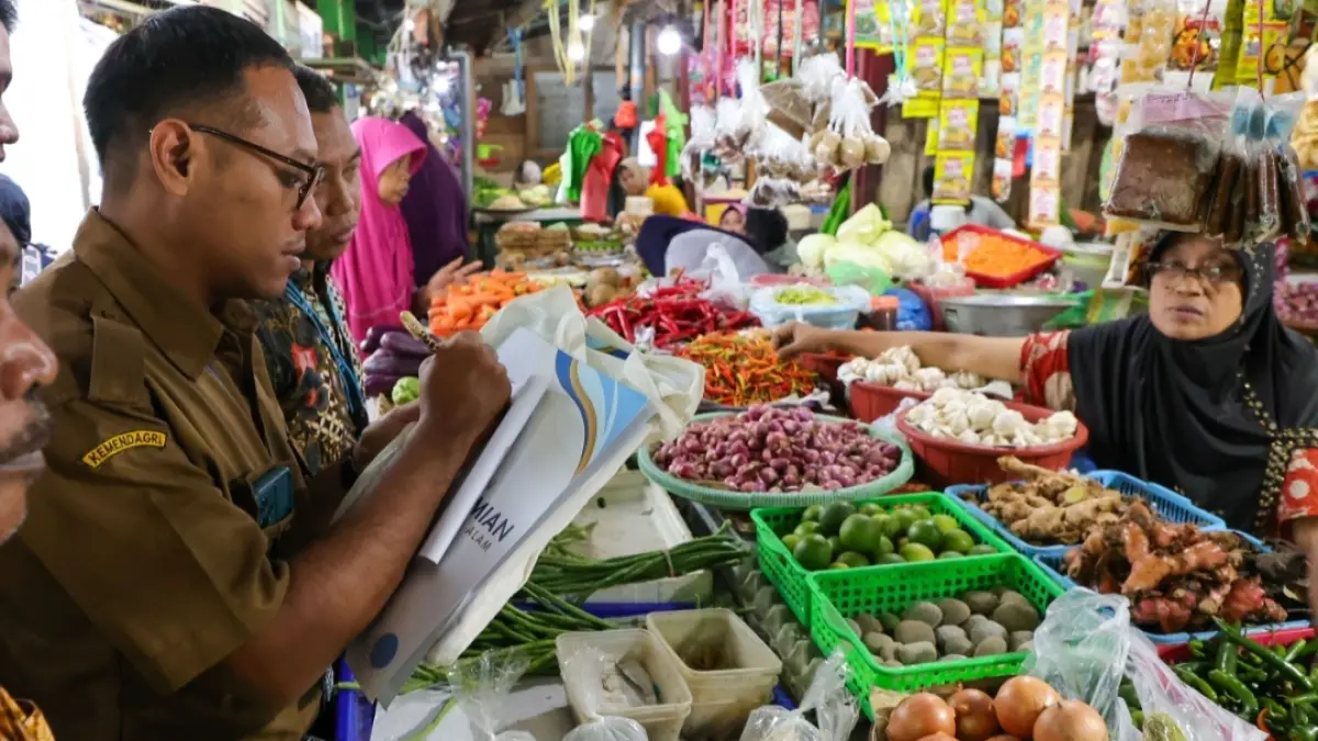 Tim Pengendalian Inflasi Daerah (TPID), Pemkot pantau harian harga pangan Surabaya. 