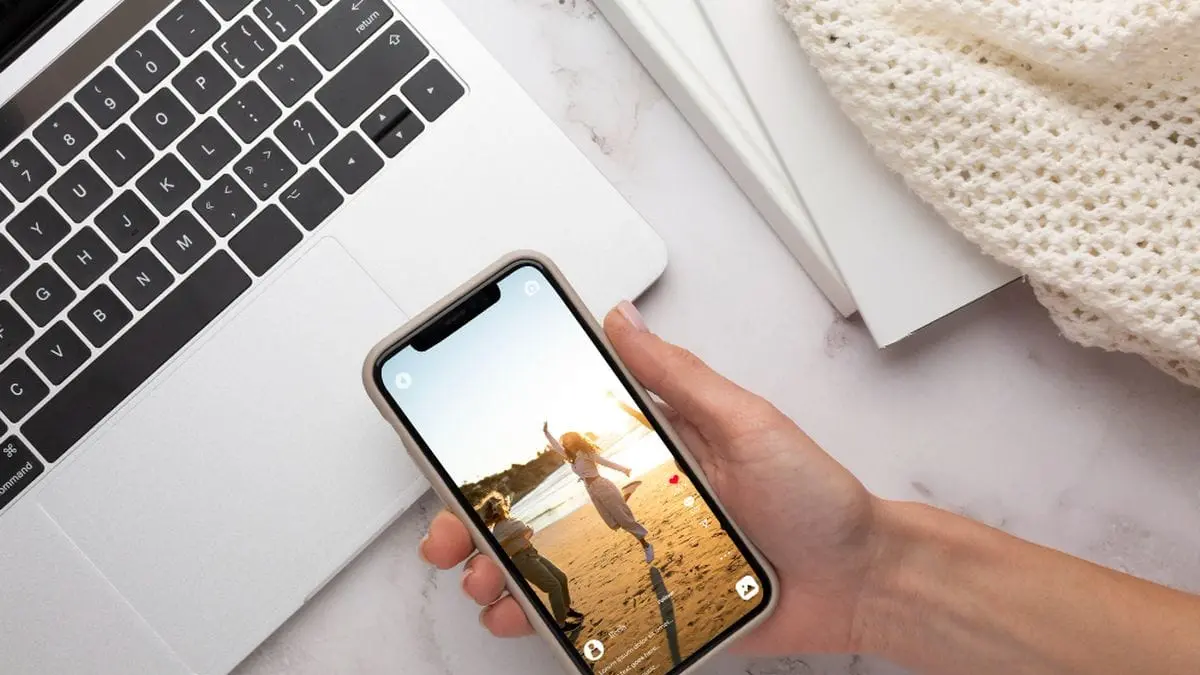  Ilustrasi Smartphone.