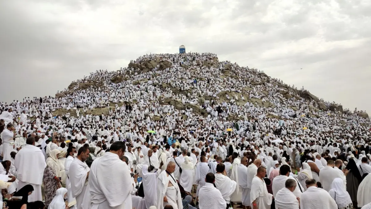 Jemaah haji saat wukuf di Arafah. (ISTIMEWA)