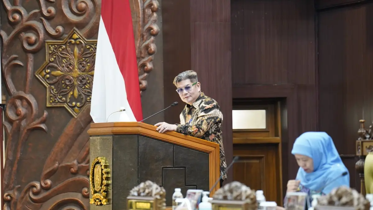 ANGGARAN: Juru Bicara Fraksi Gerindra DPRD Jatim, Benjamin Kristianto, mengungkapkan fiskal Jatim pada anggaran 2025 tergolong kuat.(IST/RADAR SURABAYA)