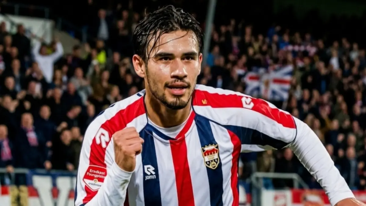 Nathan Tjoe-A-On sudah kembali bisa memperkuat Willem II Tilburg. 
