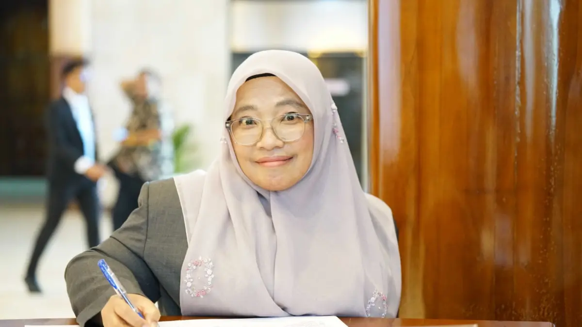 PILIHAN: Wakil Ketua Komisi E DPRD Jatim, Hikmah Bafaqih, meminta orang tua bijak dan realistis saat menentukan pilihan sekolah pada PPDB 2026.(IST/RADAR SURABAYA)