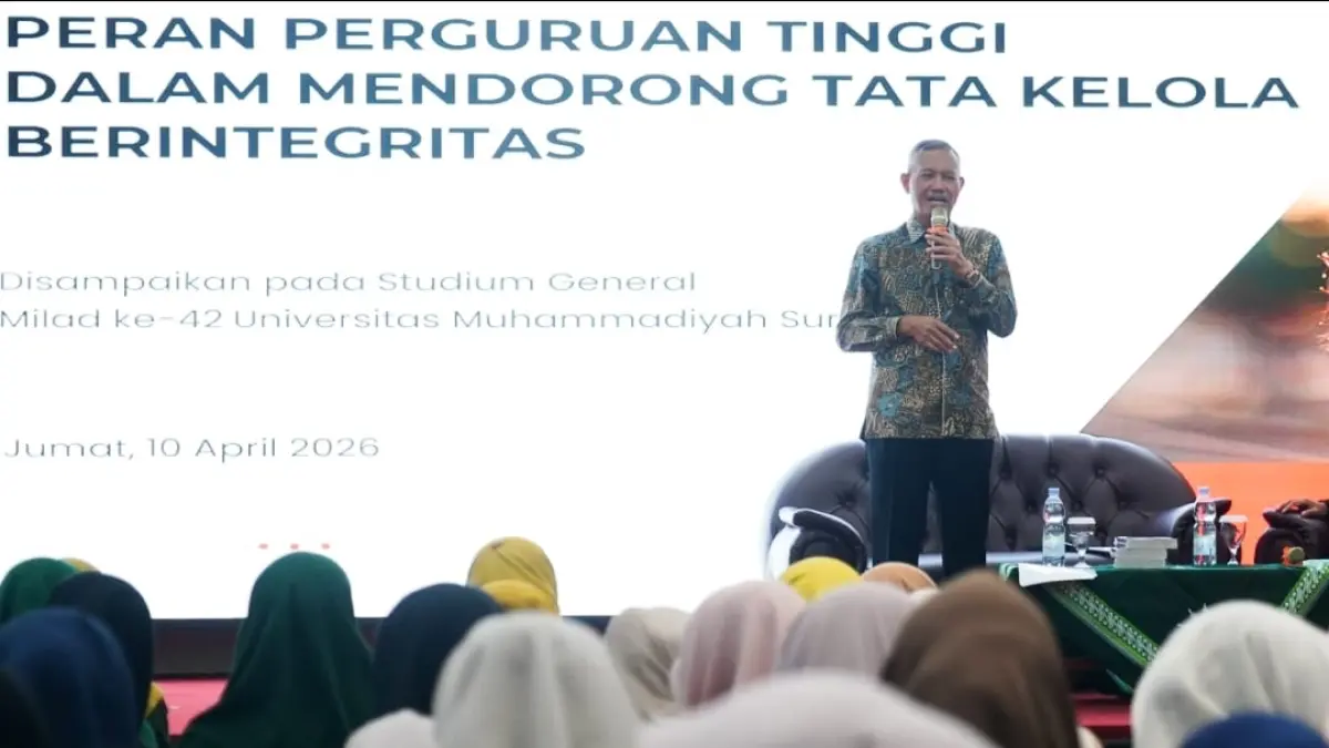 Wakil Ketua KPK, Ibnu Basuki Widodo menjadi narasumber dalam seminar antikorupsi yang digelar di Universitas Muhammadiyah Surabaya (UMSURA), Jumat (10/4). (Andy Satria) 