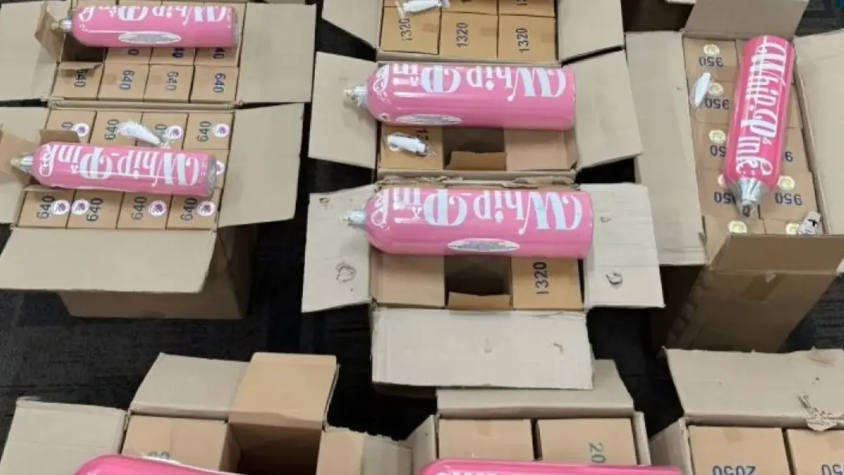 Ribuan tabung Whip Pink tanpa izin edar disita dari hasil penggerebekan pabriik di Jakarta Utara. (ANTARA)