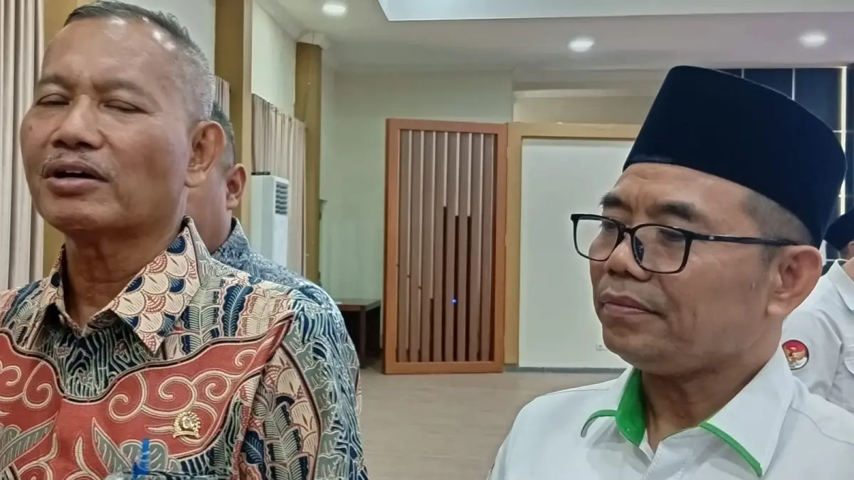 Pimpinan KPK Ibnu Basuki Widodo dan Kakanwil Kemenag Provinsi JaTIM Akhmad Sruji Bahtiar saat roadshow strategi trisula pencegahan korupsi bidang keagamaan beberapa waktu lalu. (Rahmat Sudrajat/Radar Surabaya)
