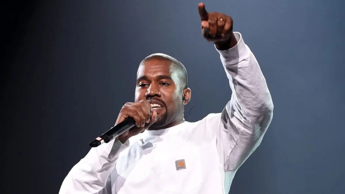 Konser Kanye West di Polandia resmi dibatalkan setelah tekanan pemerintah terkait rekam jejak antisemitisme. (PINTEREST)