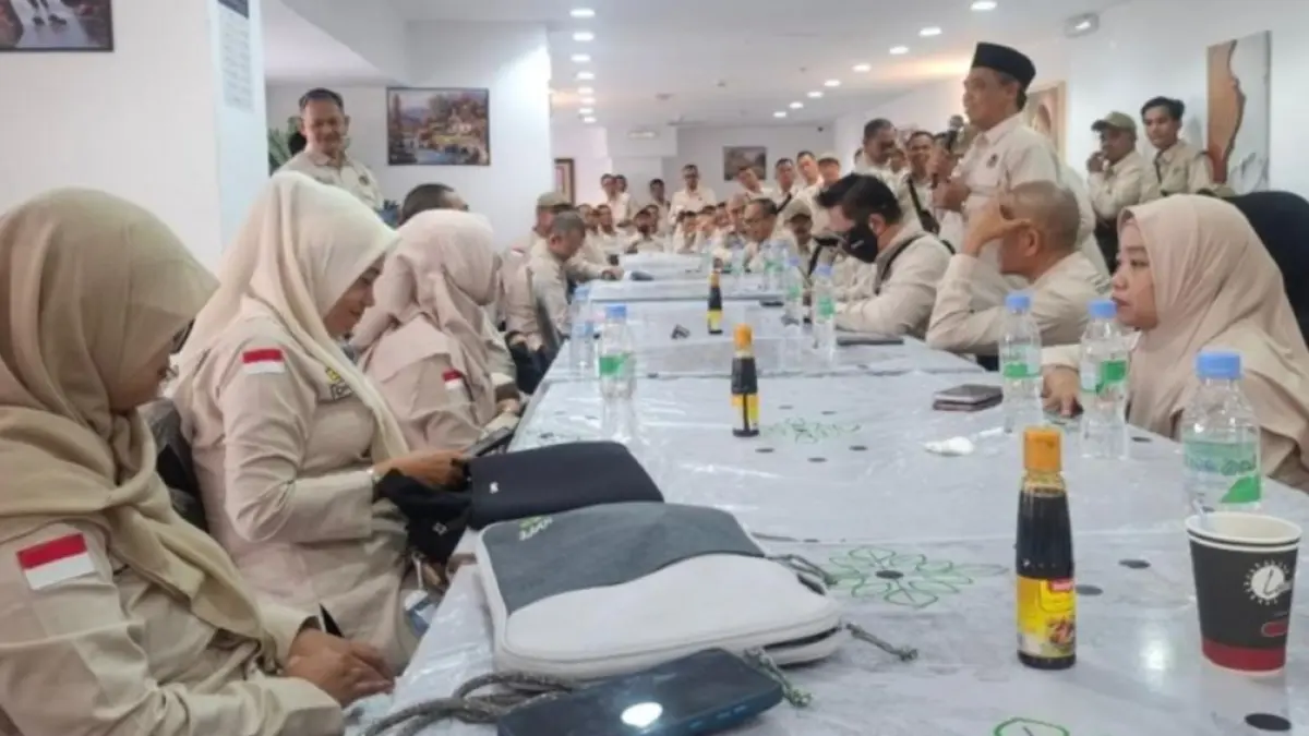  Rapat koordinasi Daerah Kerja Bandara jelang kedatangan jamaah calon haji gelombang pertama. (ANTARA/HO-MCH 2026).
