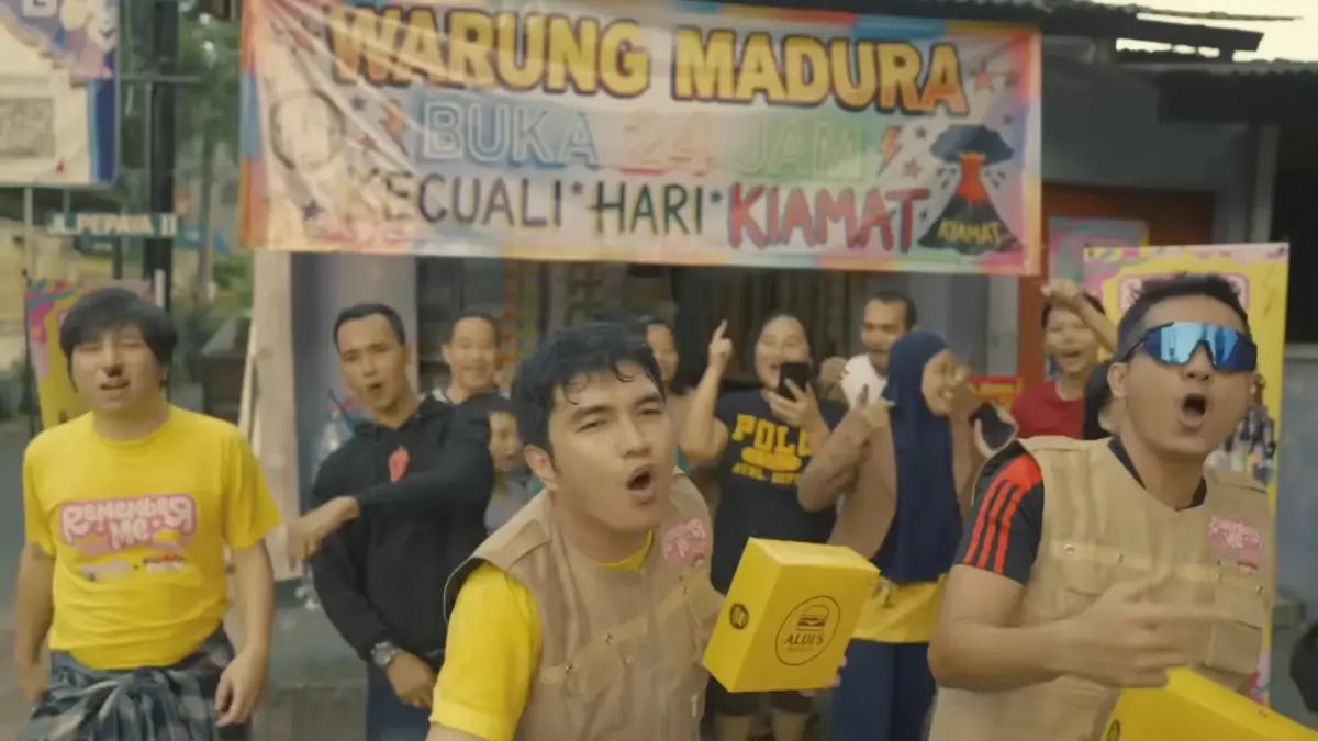 Single terbaru Aldi Taher “Warung Madura” viral di media sosial. (Youtube/@alditahertv)