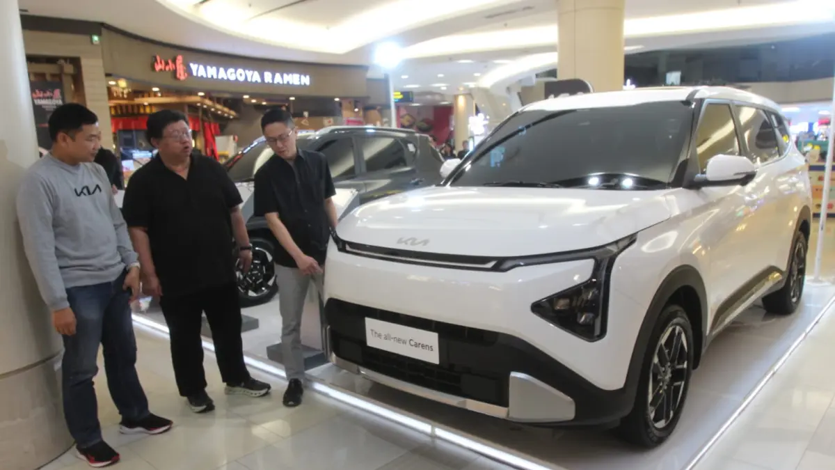 ELEGAN: Produsen mobil asal Korea Selatan, KIA kembali melakukan penetrasi pasar di Jawa Timur. 