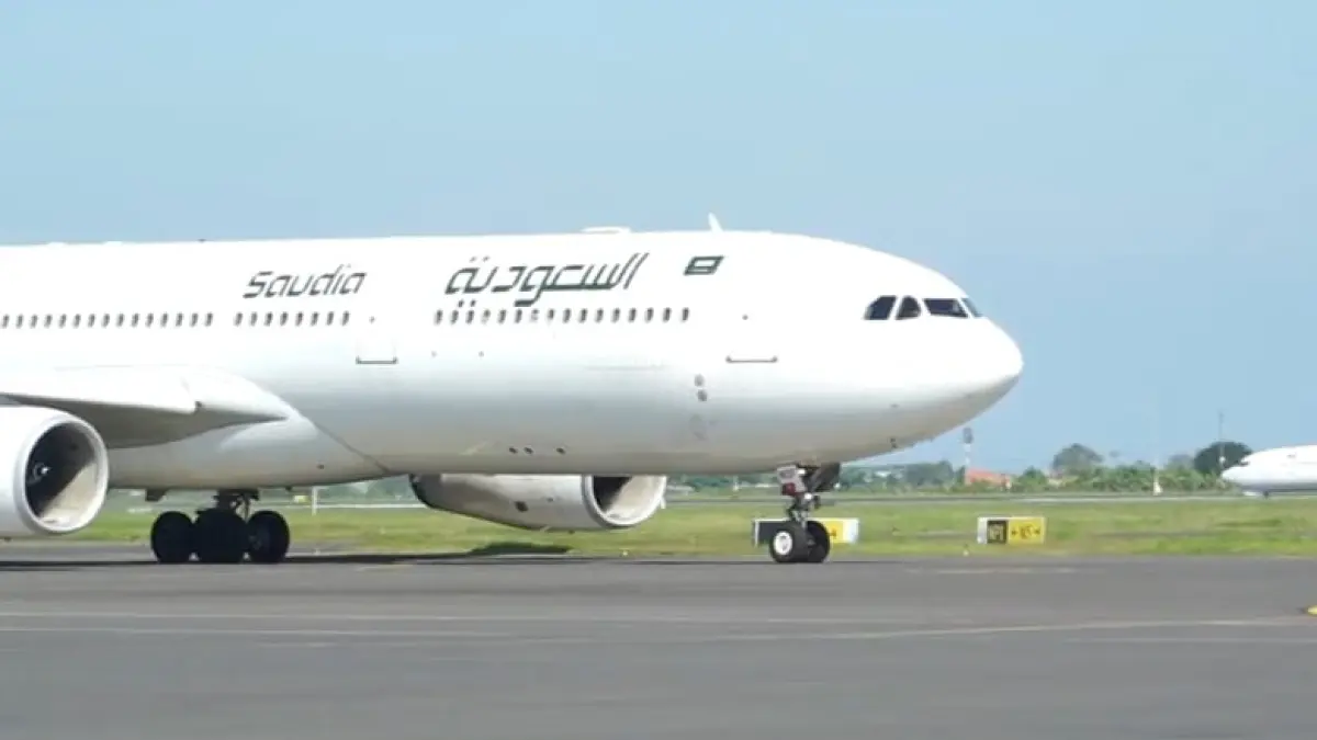 Pesawat Saudi Arabia Airlines melayani jemaah haji pada pelaksanaan haji tahun lalu. (Rahmat Sudrajat/Radar Surabaya)
