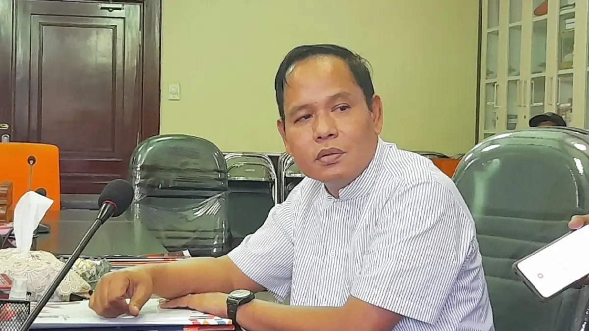 ESTAFET: PDIP resmi tunjuk Syaifuddin Zuhri sebagai Ketua DPRD Surabaya menggantikan Adi Sutarwijono. (IST/RADAR SURABAYA)