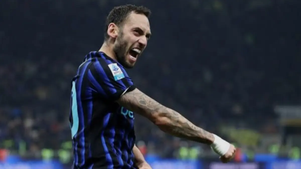 Hakan Chalhanoglu jadi bintang kemenangan Inter Milan atas Como 1907.(Football Italia). 
