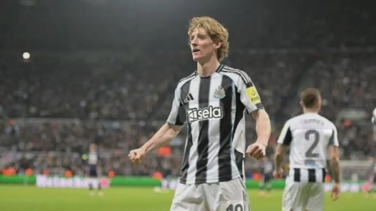 Harga Rp1,5 triliun dianggap terlalu mahal untuk Anthony Gordon. (BBC) 