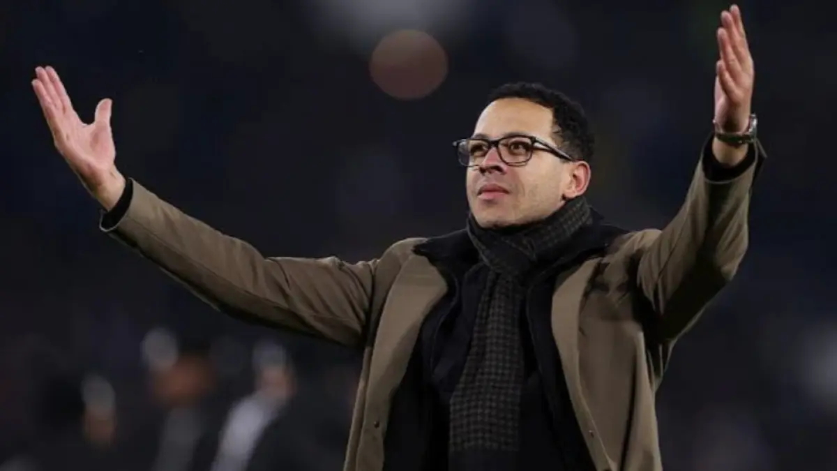 Liam Rosenior belum mampu mengemban tanggung jawab sebagai pelatih klub besar. (BBC). 