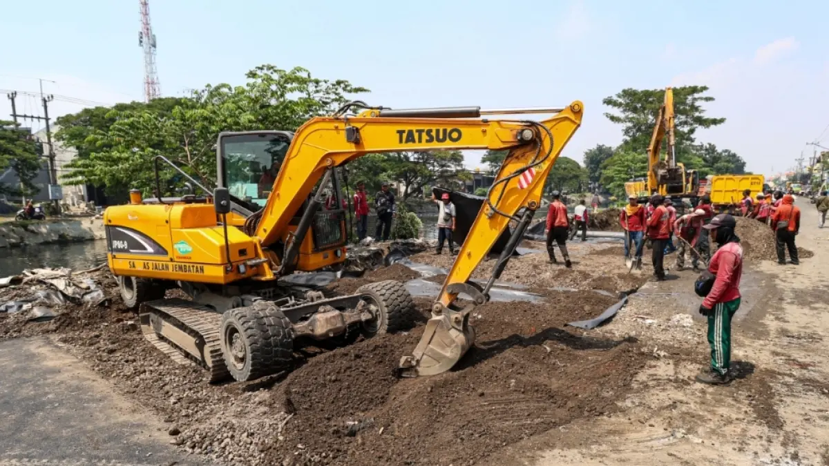 Pemerintah Kota Surabaya berupaya pembangunan tetap berjalan di tengah penurunan anggaran. 
