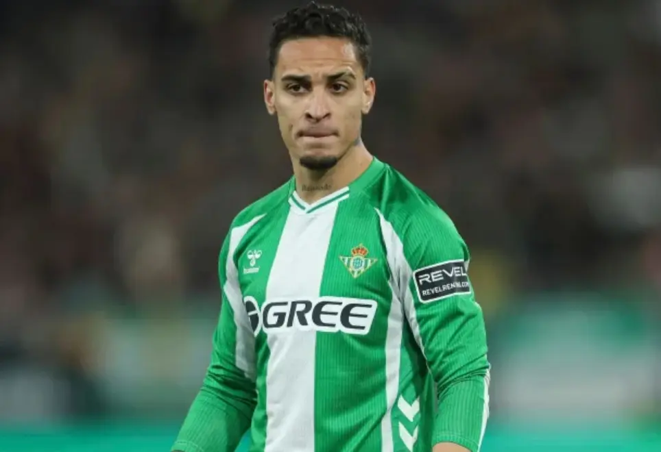 Antony sudah bisa memperkuat lini tengah Real Betis. (Sportmole). 