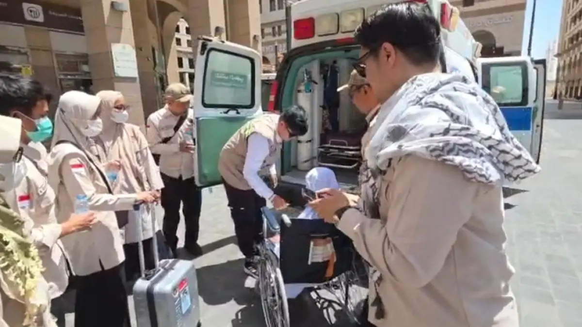 Petugas haji di Madinah terus melayani yang terbaik untuk jemaah. (PPIH)