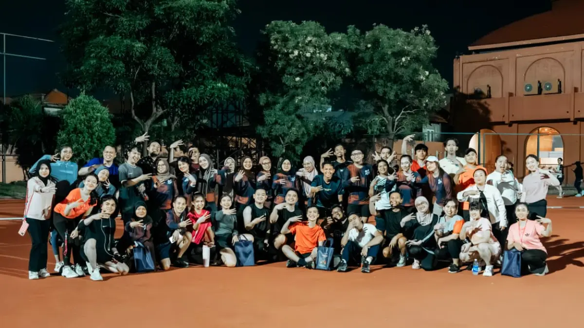 SEHAT BERSAMA: Hoteliers yang tergabung di H3 Surabaya usai fun run di Lapangan Thor.&nbsp;