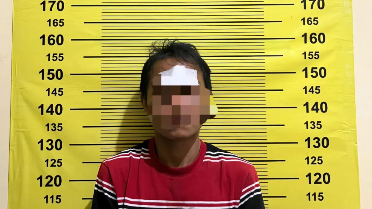 DIAMANKAN: Tersangka DBP ditangkap usai melakukan begal di Jalan Darmo Permai, Surabaya. (IST/RADAR SURABAYA)