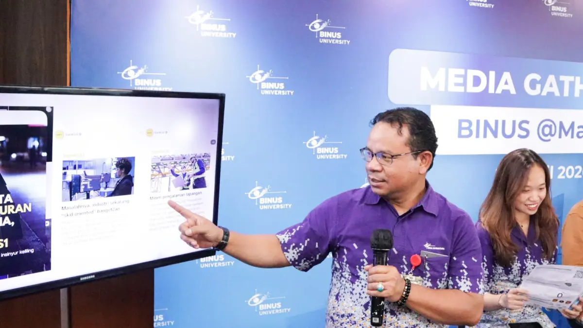 Direktur Kampus BINUS Malang Robertus Tang Herman, memberikan keterangan terkait program Discovery Day yang digelar di Mercure Hotel Surabaya. (IST)