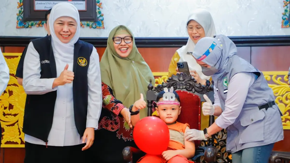 Gubernur Jatim Khofifah Indar Parawansa menekankan Posyandu berbasis enam Standar Pelayanan Minimal sebagai langkah strategis dalam mendekatkan layanan. (HUMAS PEMPROV JATIM)