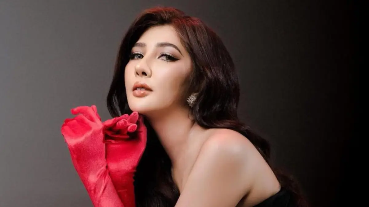 Jeni Rahmadial Fitri, eks finalis Puteri Indonesia yang jadi tersangka kasus facelift ilegal. (Instagram)