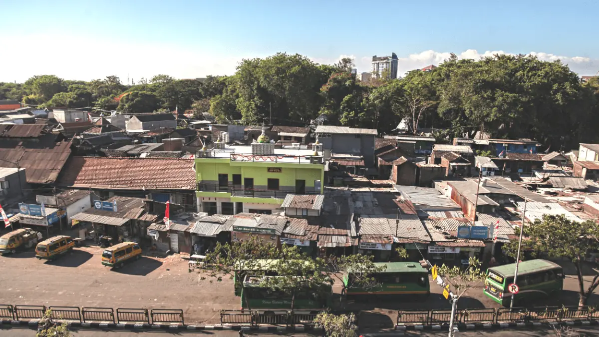 Kampung Bumiharjo yang sangat padat dengan rumah penduduk. (SURYANTO/RADAR SURABAYA)