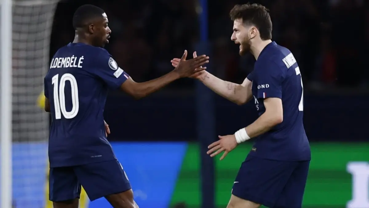 Ousmane Dembele dan Khvicha Kvaratskhelia jadi motor kemenangan Paris Saint-Germain. (UEFA) 