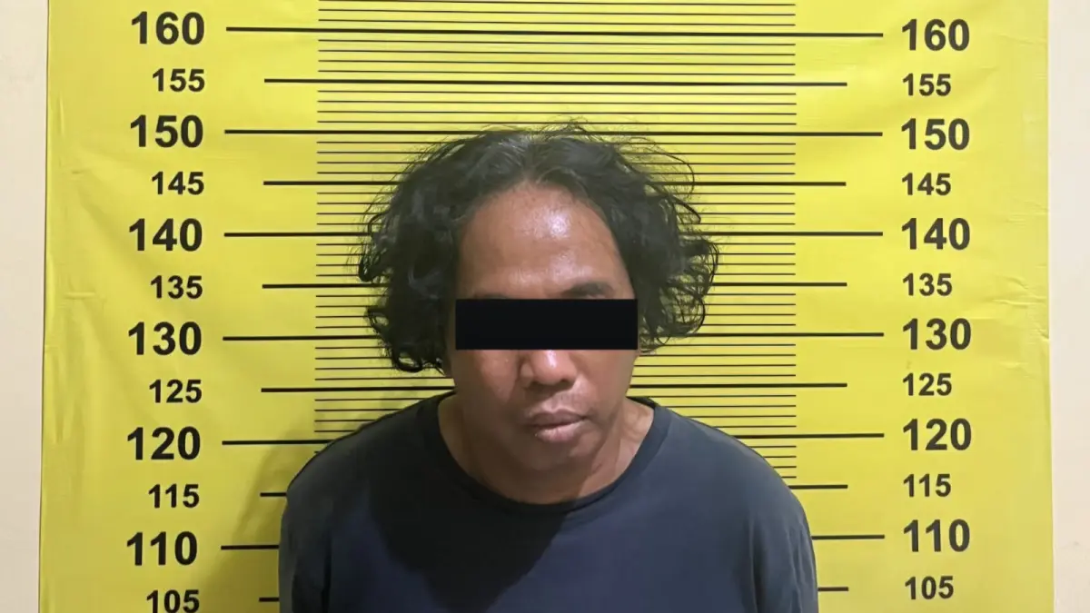 PENGAKUAN: Tersangka SB pencuri ponsel di toko mebel ini mengaku sudah tiga kali beraksi di Surabaya.(IST/RADAR SURABAYA)