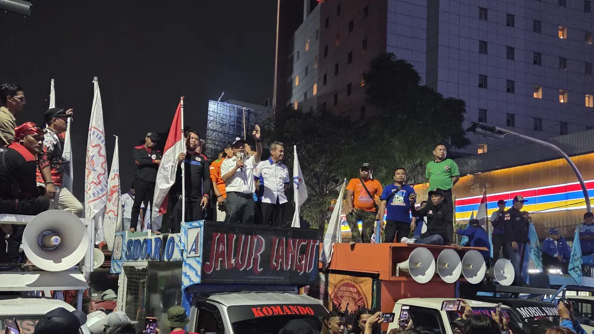 PENGAMANAN: Polda Jatim akan melaksanakan pengamanan maksimal saat May Day di Surabaya. (ILUSTRASI/ANDY SATRIA/RADAR SURABAYA)