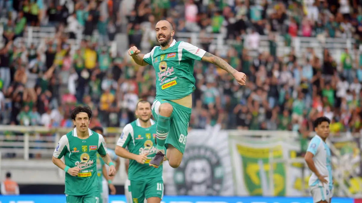 Milos Raickovic jadi bintang kemenangan Persebaya Surabaya. (Andy Satria/Radar Surabaya) 