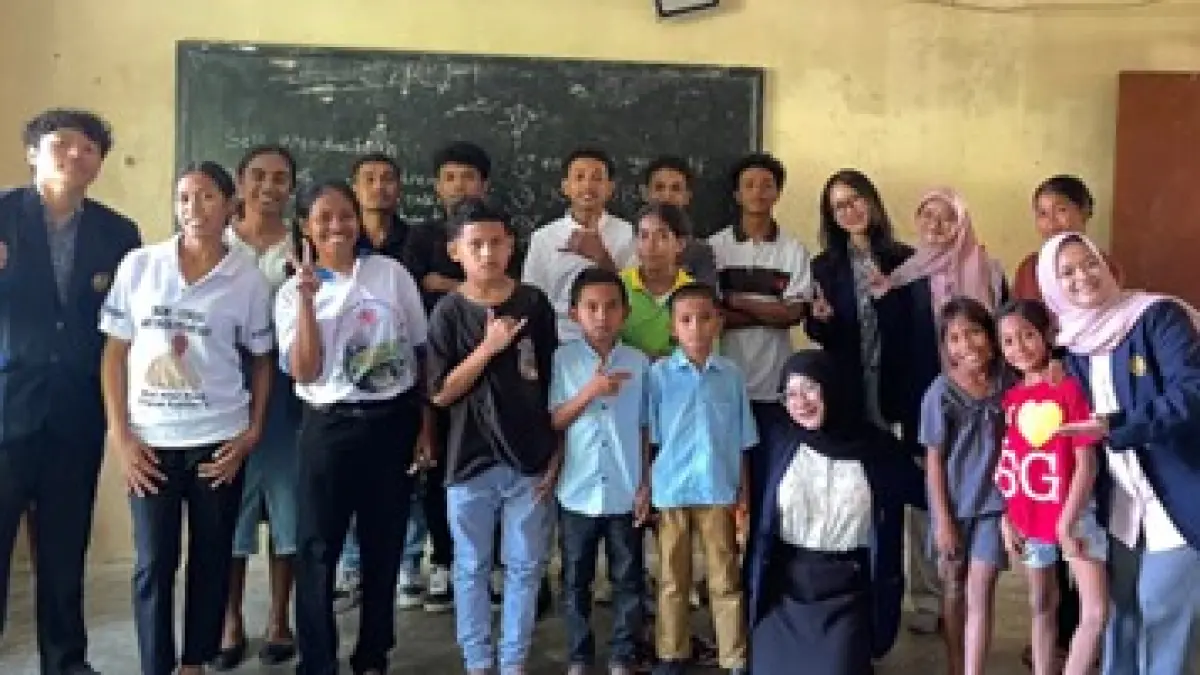 SINERGIS: Program kerja sama antara UNESA dengan Universidade Dili (UNDIL) serta dukungan dari Lembaga Pengelola Dana Pendidikan (LPDP) ini menjadi bagian dari komitmen internasionalisasi kampus sekaligus implementasi Tri Dharma Perguruan Tinggi melalui pengabdian lintas negara.&nbsp;