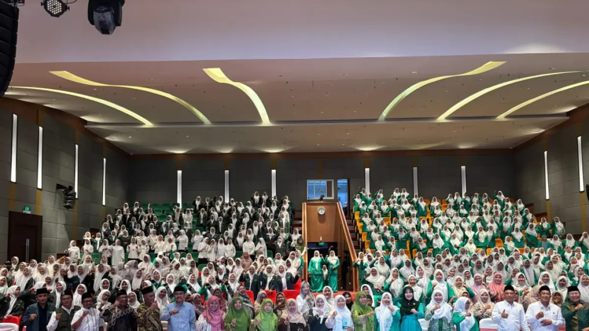 SEMARAK: Resepsi Harlah Fatayat NU dan IPPNU Kota Surabaya sebagai wujud kebersamaan dan semangat pengabdian kepada umat.(IST/RADAR SURABAYA)
