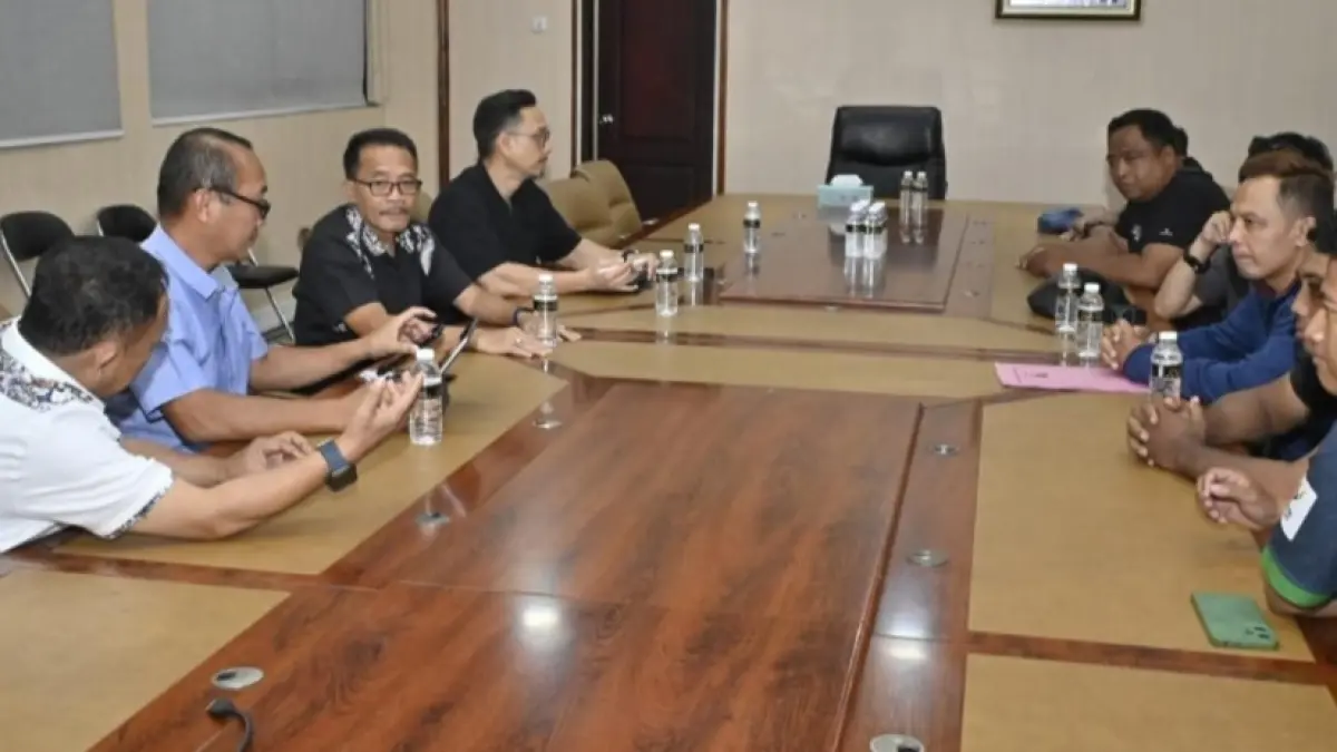 Perwakilan Pengkab/Pengkot KBI di Jawa Timur saat mengadukan masalah mereka ke KONI Jatim. (Andy Satria) 
