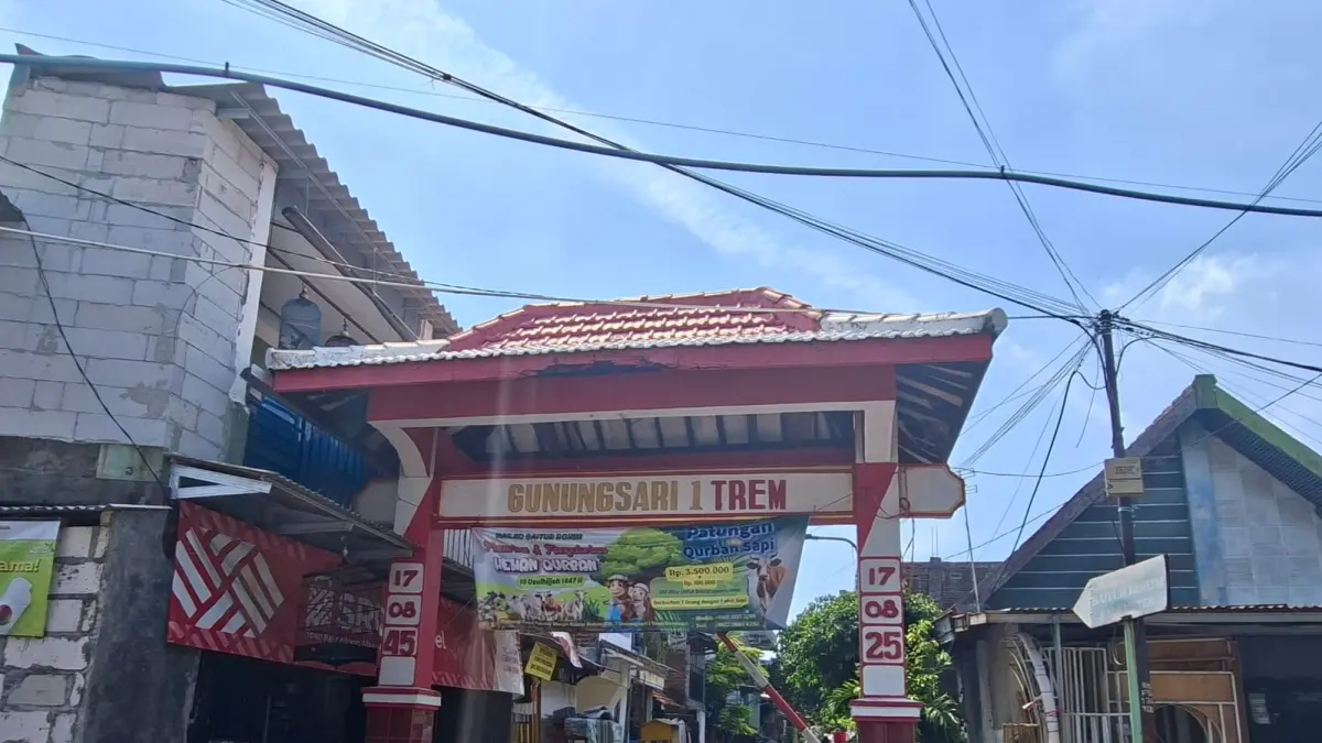 Jalan Gunungsari Trem jadi penanda pernah ada jalur trem sekitar kawasan ini. (MAHRUS/RADAR SURABAYA) 