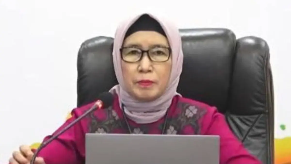 PENDATAAN: Plt Kepala BPS Jatim, Herum Fajarwati, menyatakan angka penduduk lansia di Jatim tertinggi kedua di Indonesia. (IST/RADAR SURABAYA)