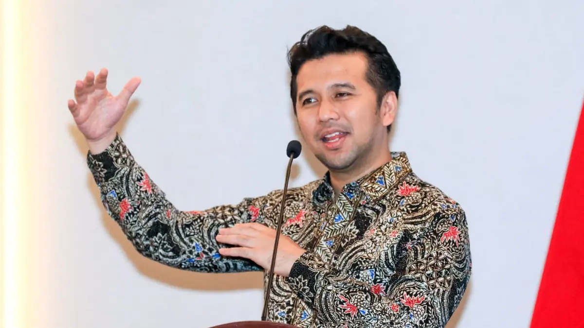 TURUN TANGAN: Wagub Jatim, Emil Elestianto Dardak, menjelaskan dana MBG belum cair tidak terjadi pada semua dapur.(IST/RADAR SURABAYA)