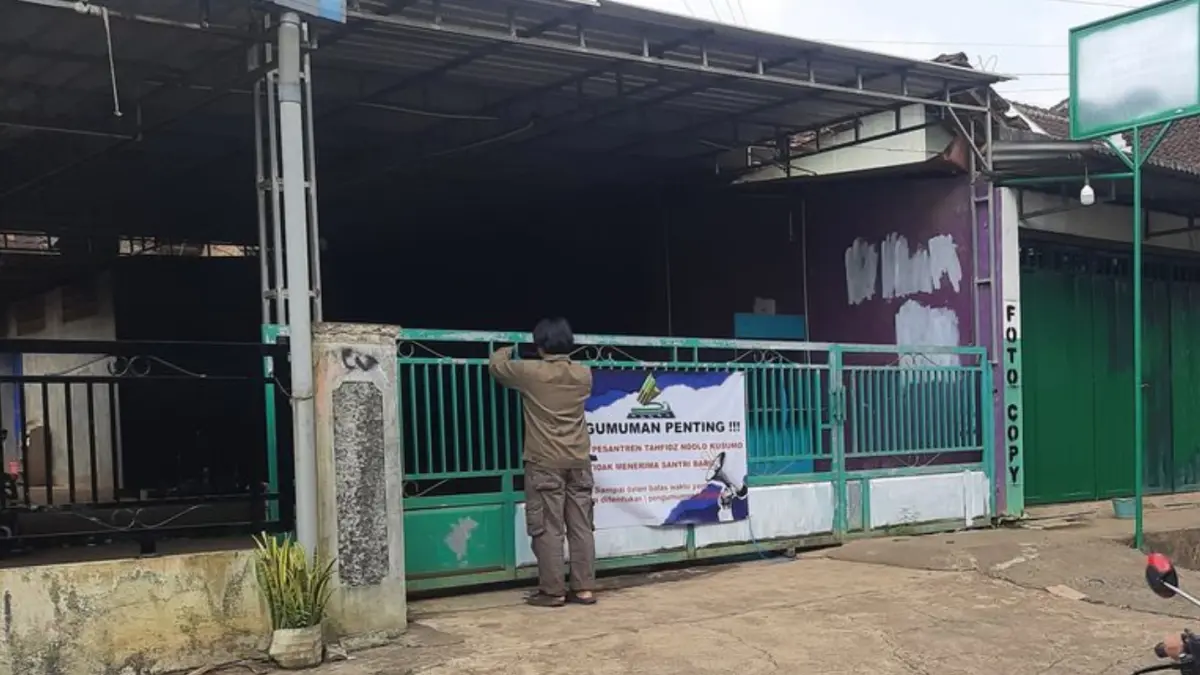 Usai resmi ditutup, segala aktivitas di Ponpes Ndholo Kusumo Pati, Jawa Tengah harus dihentikan. (Kompas.com)