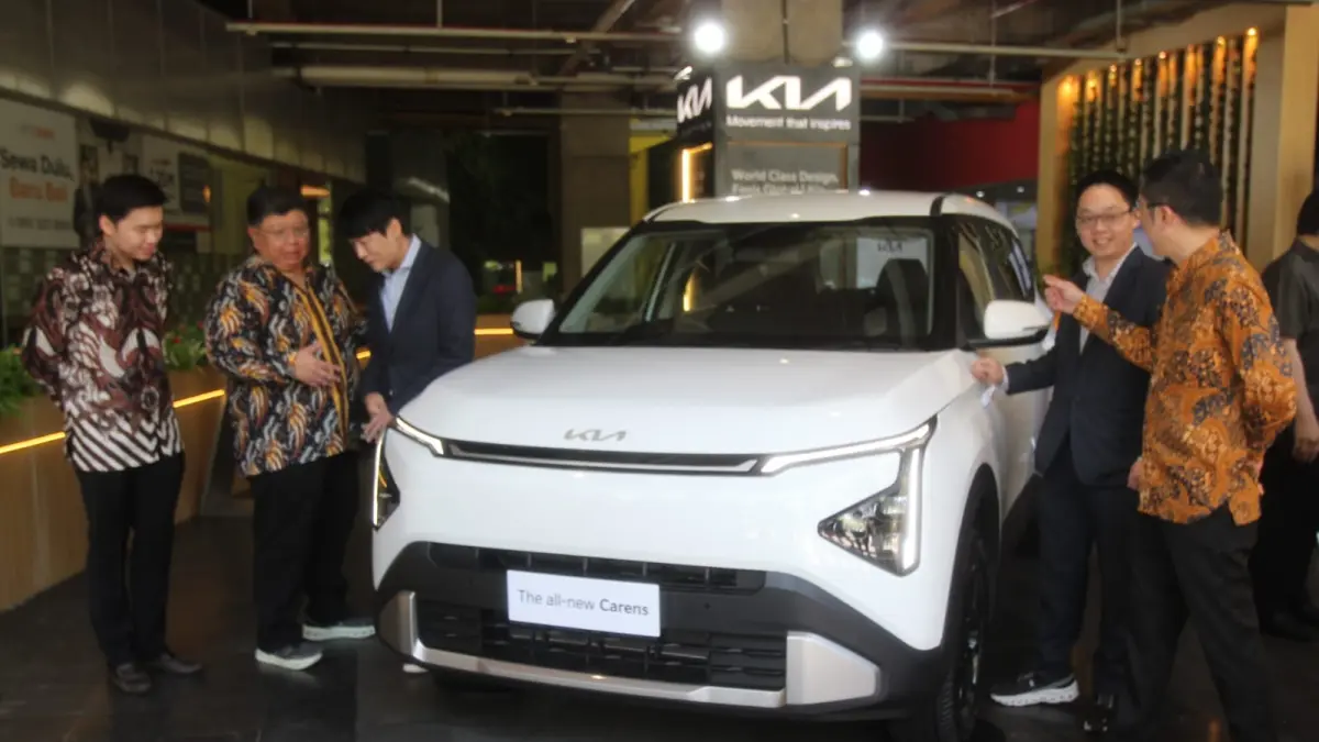 HADIR: KIA resmi membuka showroom pertama di Surabaya. Ini dilakukan untuk memperkuat pasar di Jatim.(IST/RADAR SURABAYA)