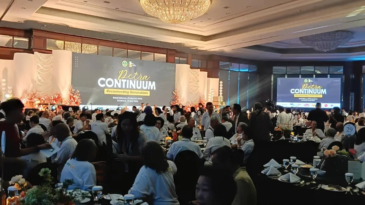 PETRA CONTINUUM 2026: Suasana meriah mewarnai gelaran Petra Continuum 2026 di JW Marriott Surabaya, Minggu (10/5). “Reconnecting Generations”, pererat tali persaudaraan dan mengenang perjalanan panjang PPPK Petra.(IST/RADAR SURABAYA)