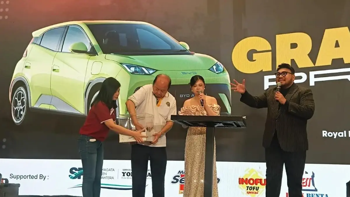 
SPESIAL: Suasana penuh antusias mewarnai pengundian grand prize dalam gelaran Petra Continuum 2026, persembahan dari Dato’ Sri Prof. Dr. Tahir, M.B.A., yang menambah hangat kebersamaan lintas generasi.(IST/RADAR SURABAYA)