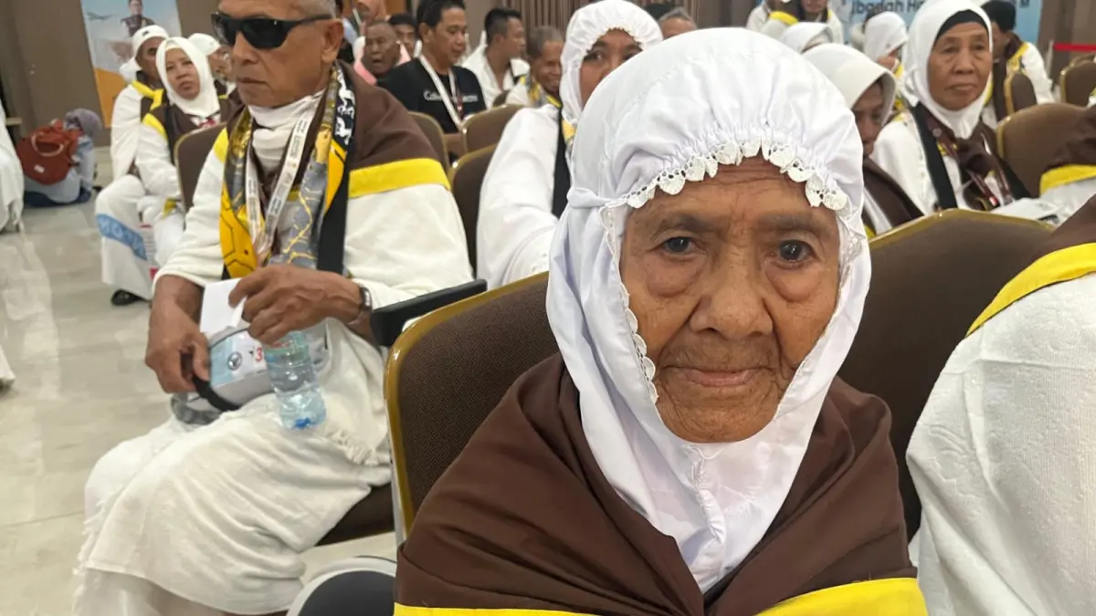Aisyah Ismail atau Ema Della kini terbang ke Tanah Suci. (Rahmat Sudrajat) 