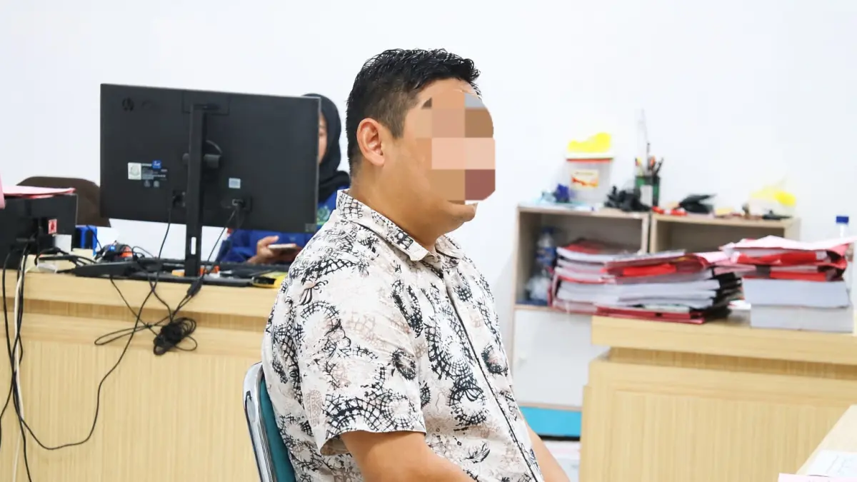 KEJARI: Tersangka Sugianto resmi ditahan.