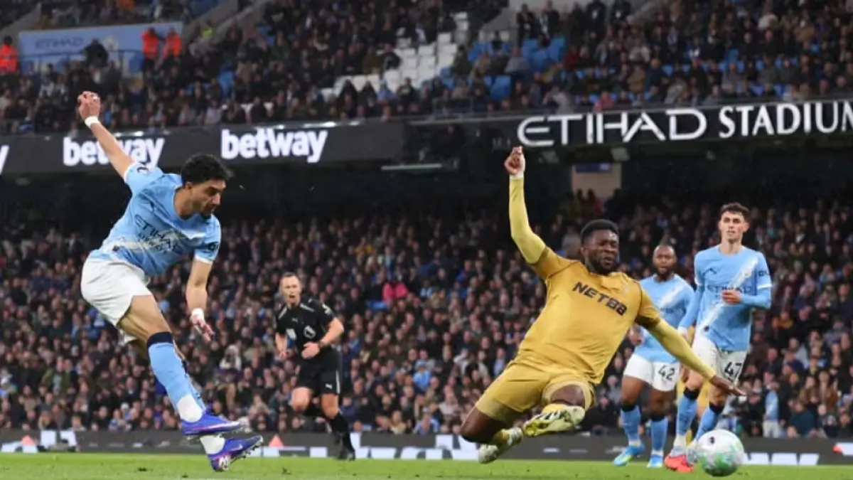Omar Marmoush cetak gol kedua untuk Manchester City. (The Guardian) 
