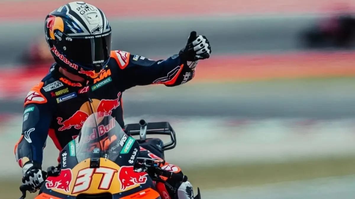 Pedro Acosta raih pole position. (Motosport) 