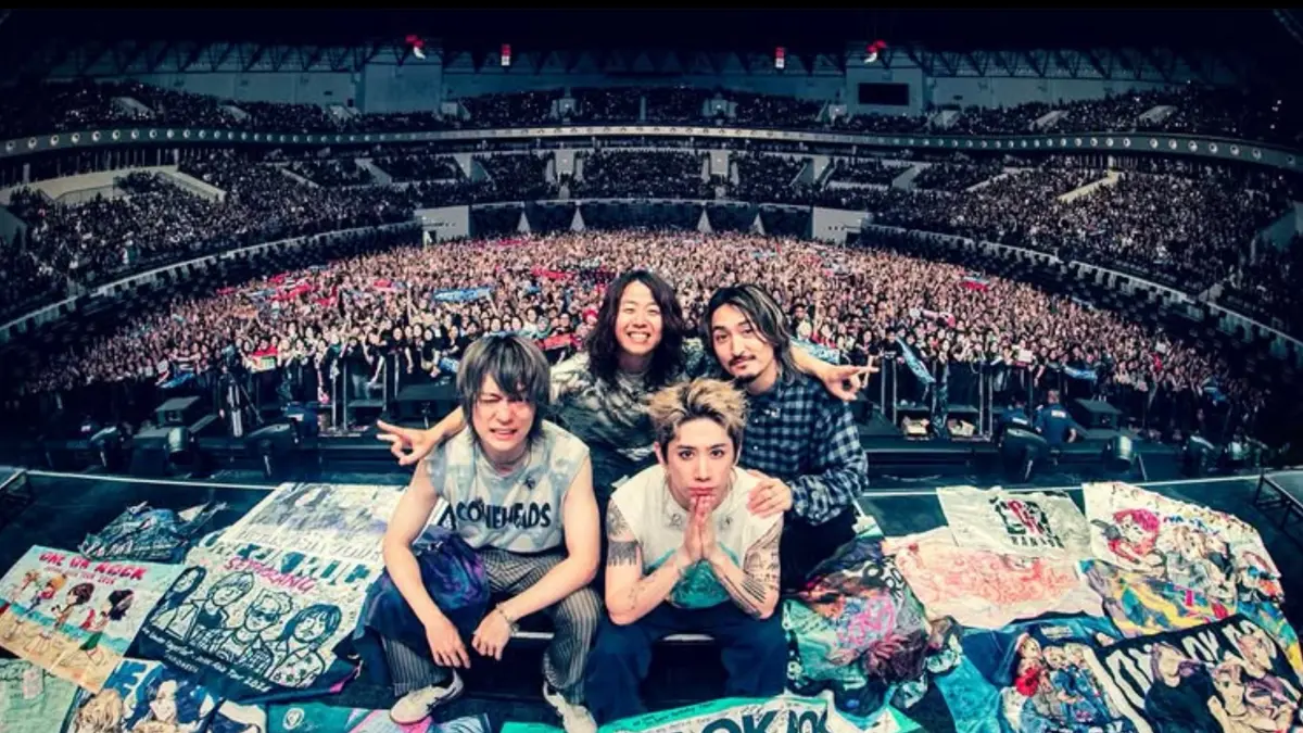 ONE OK ROCK menutup tur Asia 2026 di Jakarta lewat konser spektakuler di Jakarta, Sabtu (16/5) malam. (Instagram/@10969taka)