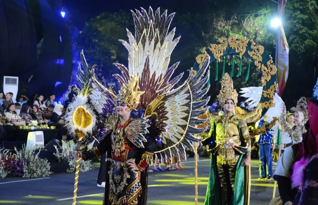 Tampil maksimal untuk Surabaya Vaganza. (Humas) 