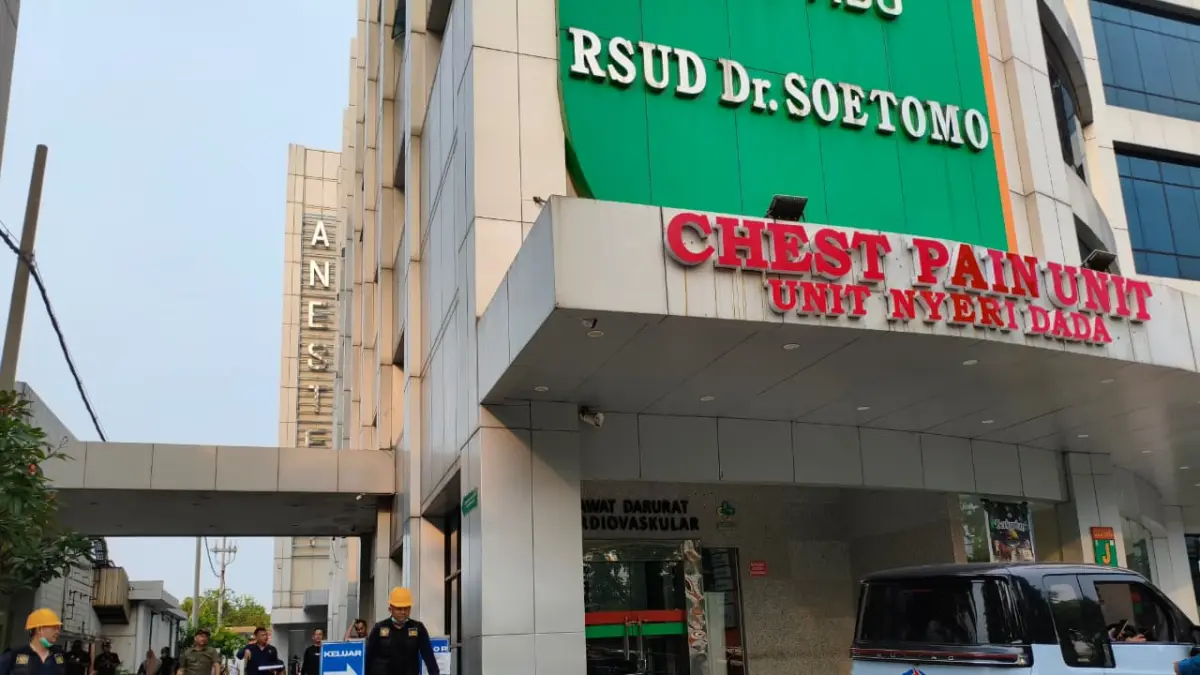 Layanan rumah sakit tetap berjalan pasca kebakaran lantai 5 Gedung Pusat Pelayanan Jantung Terpadu (PPJT) RSUD Soetomo Surabaya. (IST)