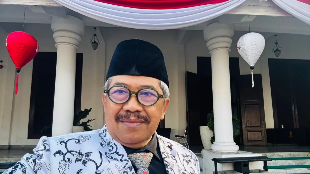 PROFESI: Ketua PGRI Jatim, Djoko Adi Walujo, menyebut PPG untuk guru merupakan amanat Undang-Undang. (IST/RADAR SURABAYA)