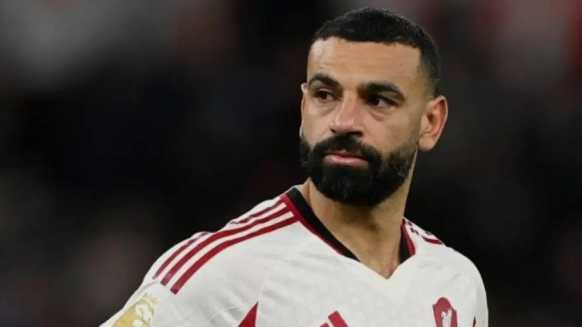 Sebelum meninggalkan Liverpool, Mo Salah lontarkan kritik keras untuk perbaikan timnya. (The Guardian) 